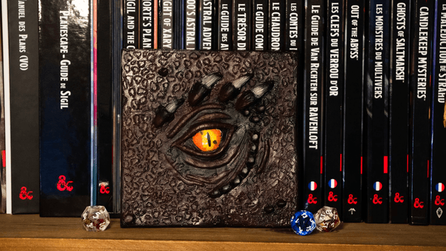 Oeil de dragon rouge [Grand format]